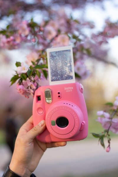 Полароид Instax Mini 9