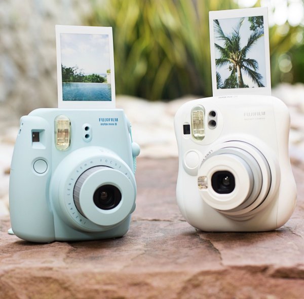 Полароид Fujifilm Instax