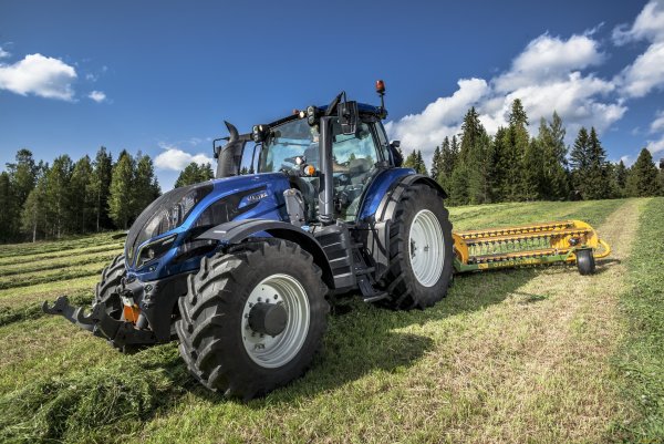 Valtra a124
