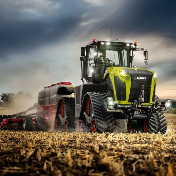 Трактор CLAAS Xerion