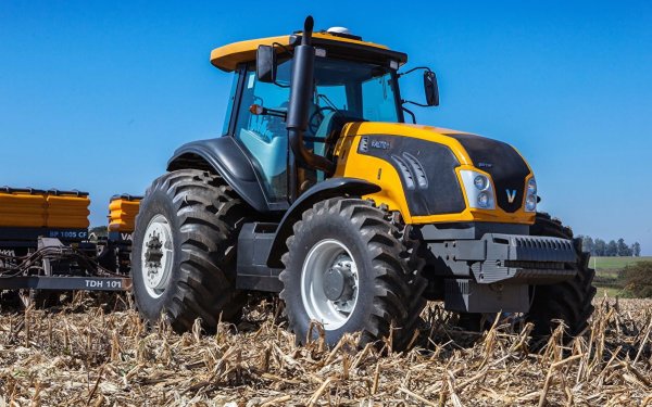 Трактор Renault Agriculture