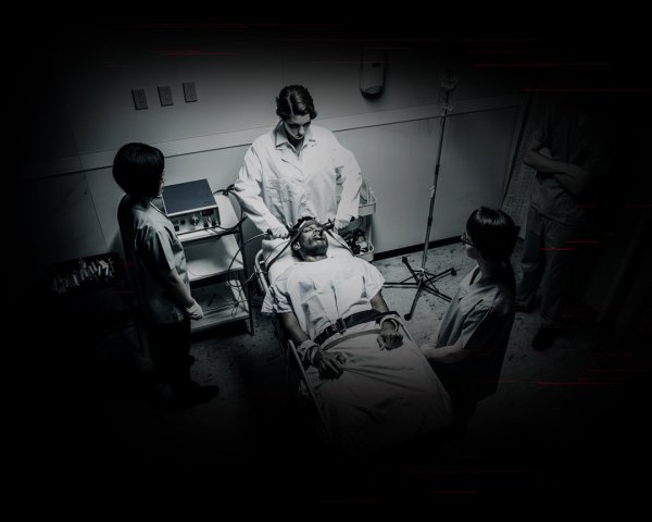 Фильм про психушку в смирительной рубашке