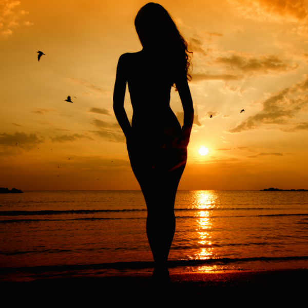 Красивый силуэт девушки