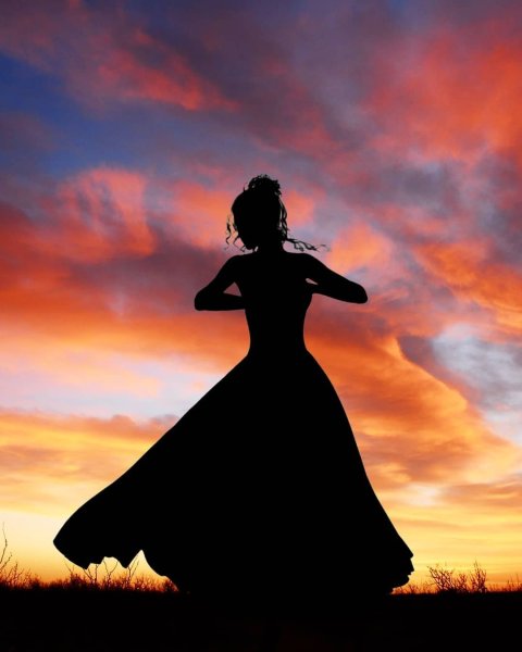 Девушка в платье