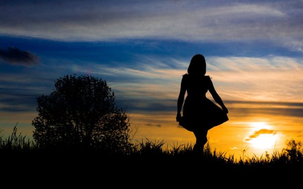 Девушка на закате