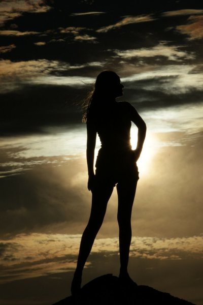 Девушка на закате