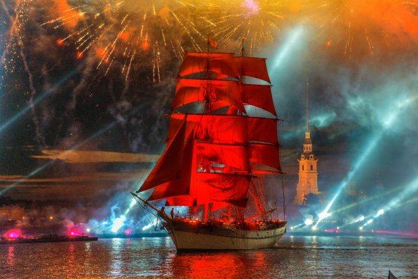 Парусник Алые паруса Питер