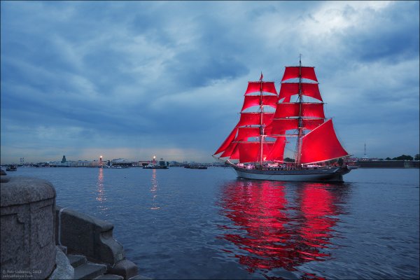 Корабль с алыми парусами в Питере