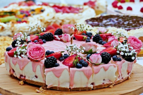 Торт с клубникой