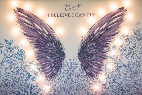 Баннер с крыльями