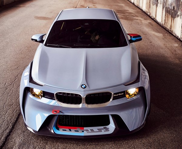 BMW 2002 hommage