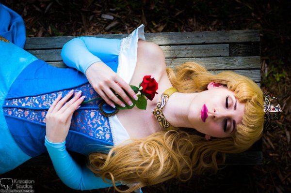 Аврора принцесса косплей