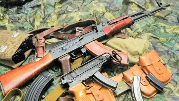 Автомат Калашникова АК-47