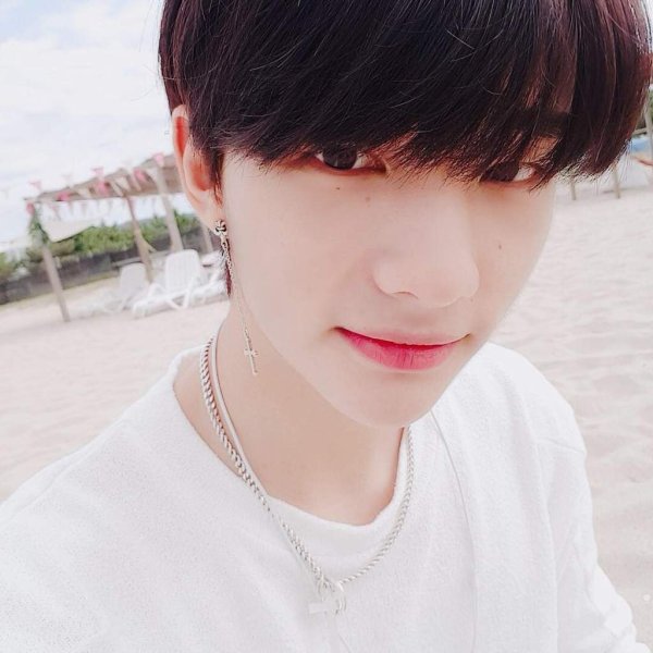 Stray Kids Хван Хёнджин селфи