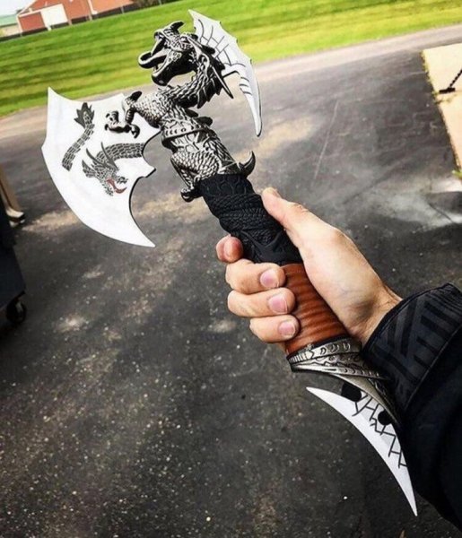 Красивый топор