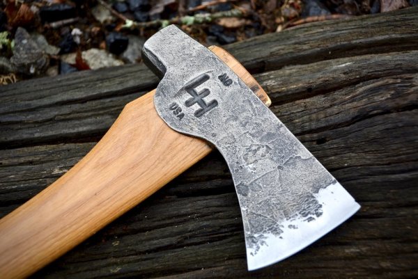 Книфе топор