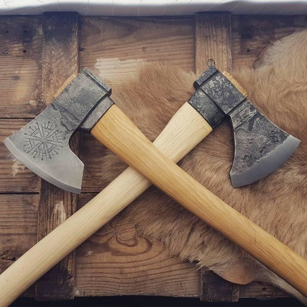 Топор Кривец