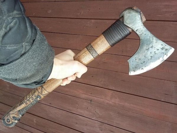 Топорик с длинной ручкой