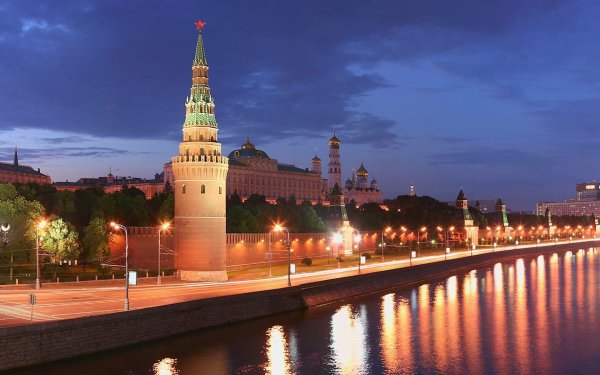 Москва река Кремль