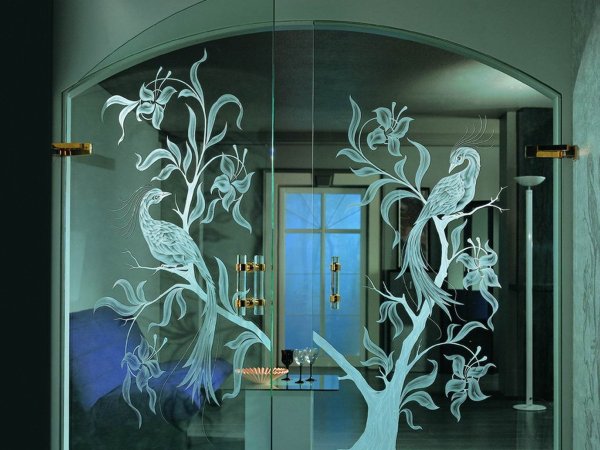 Пескоструйное стекло в интерьере