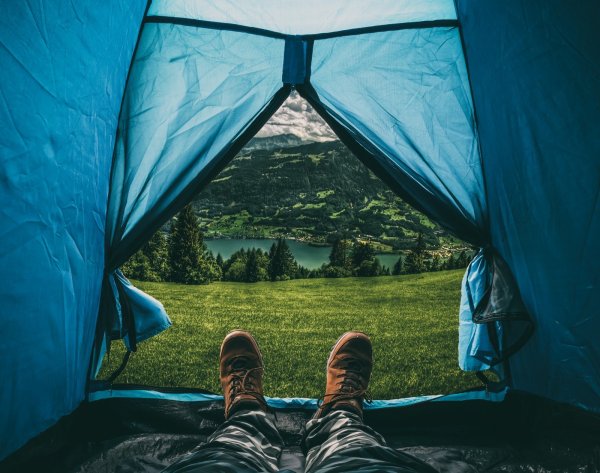 Вид из палатки на природу