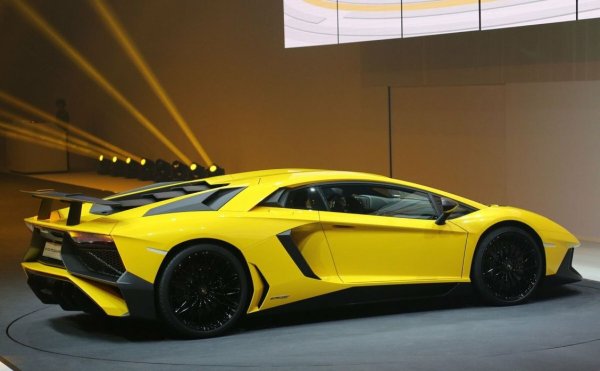 Lamborghini Aventador LP 750-4 SV