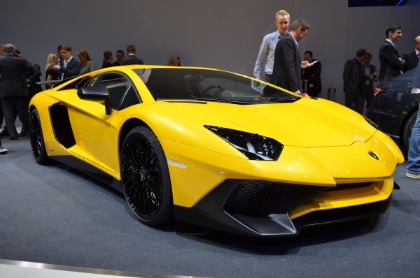 Ламборджини авентадор 2022