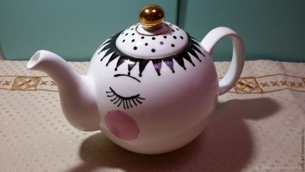 Чайник с глазами