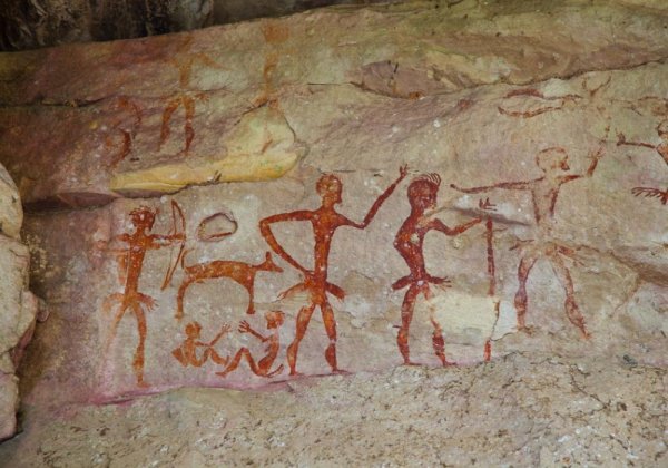 Наскальные рисунки древних людей