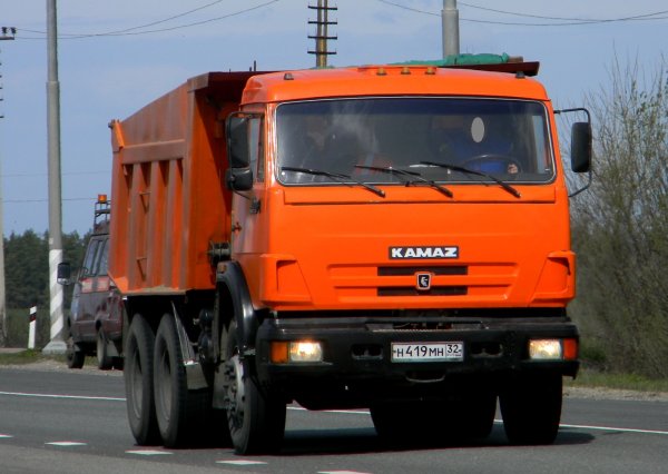 КАМАЗ 65115 na zavode