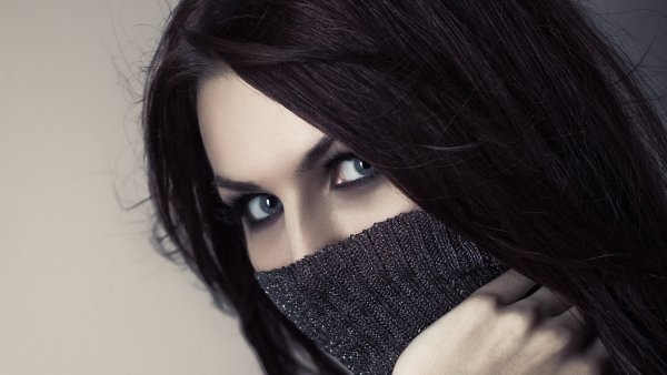 Аватарка для девушки брюнетки