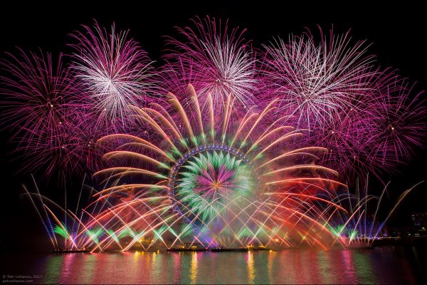 Красивый салют