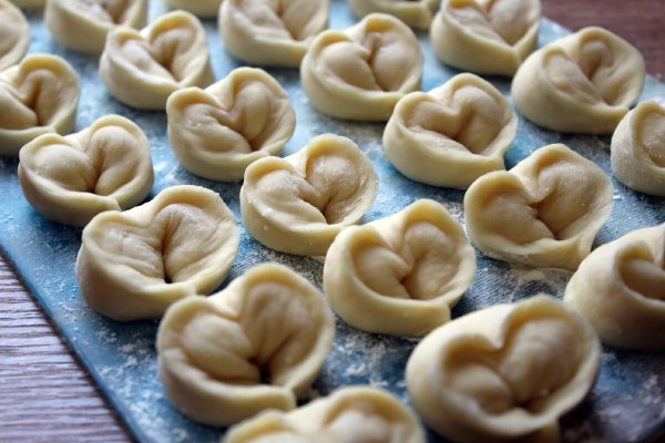 Пельмени в форме сердечка