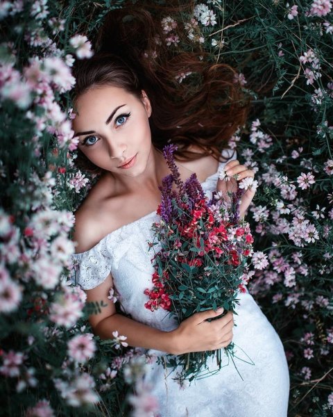 Женские портреты Сергея Шацкова