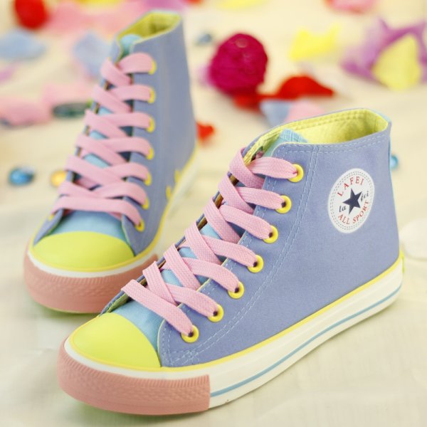 Яркие кеды женские