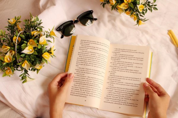 Фотография раскрытой книги
