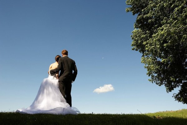 Невеста сзади