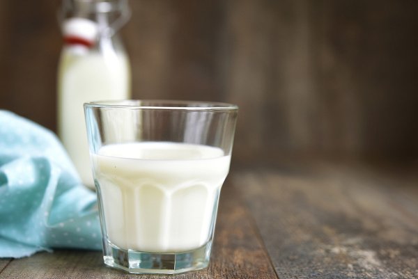 Вкусное молоко стоковое