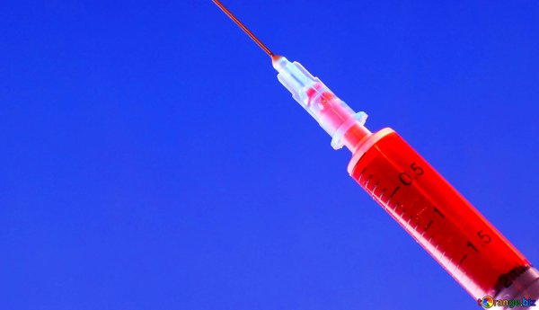 Красный шприц