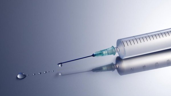 Укол шприцом