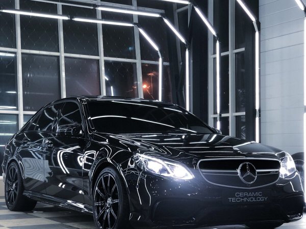 Mercedes Benz 212 AMG