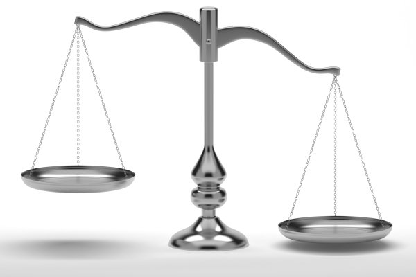 Весы с чашами