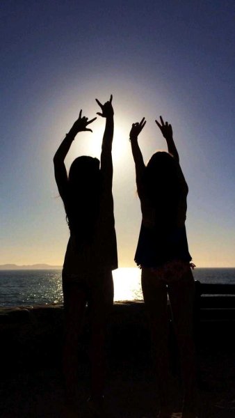 Красивые друзья