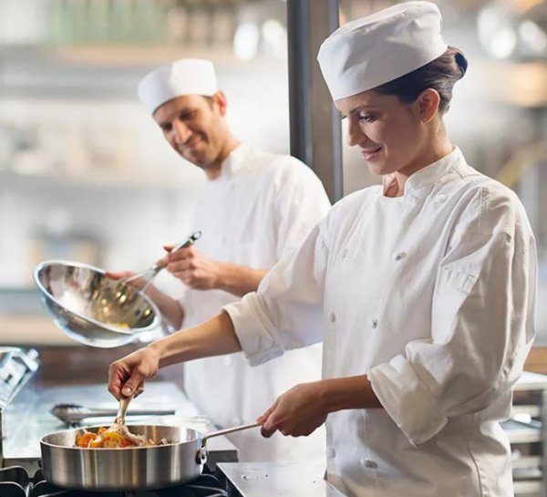 Помощница повара