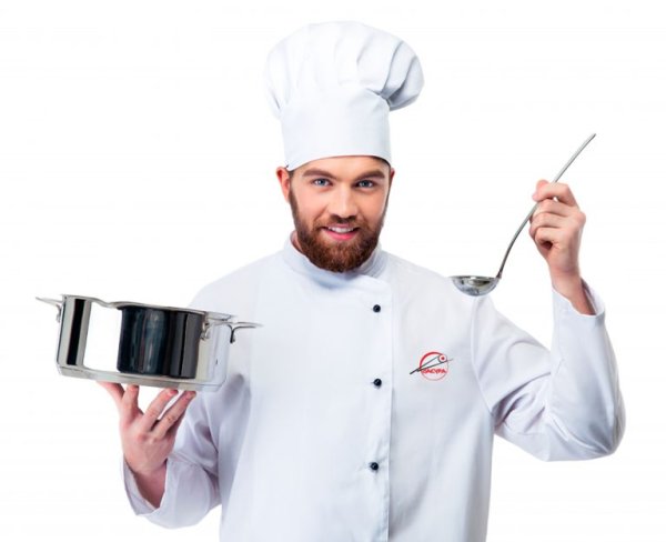 Повар с подносом в руках