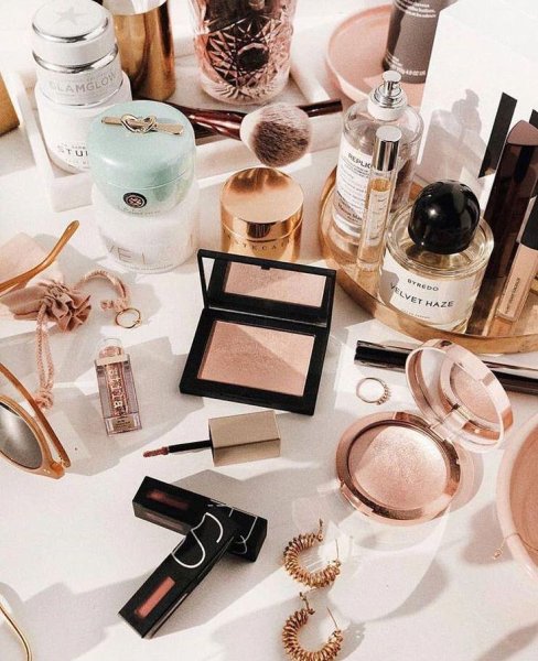 Декоративная косметика