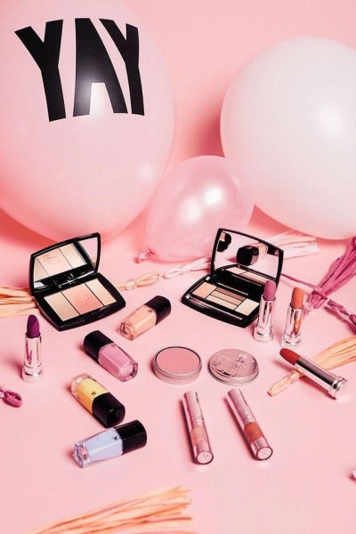 Куча косметики