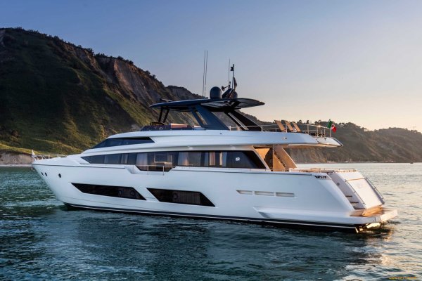 Яхта Ferretti Yachts