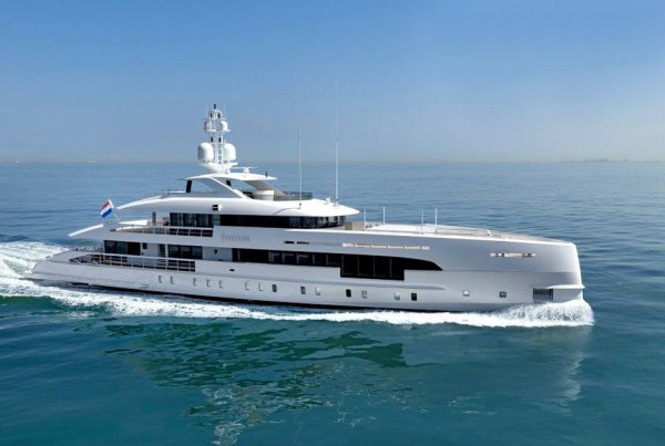 Гибридная суперяхта