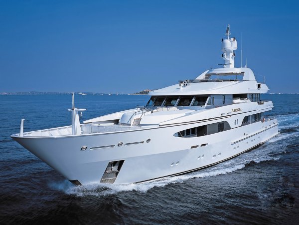 Яхта Larissa